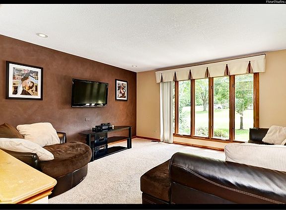 4th image of 20708 S Canterbury St