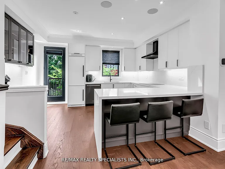 7 Streight Ln — Photo 4