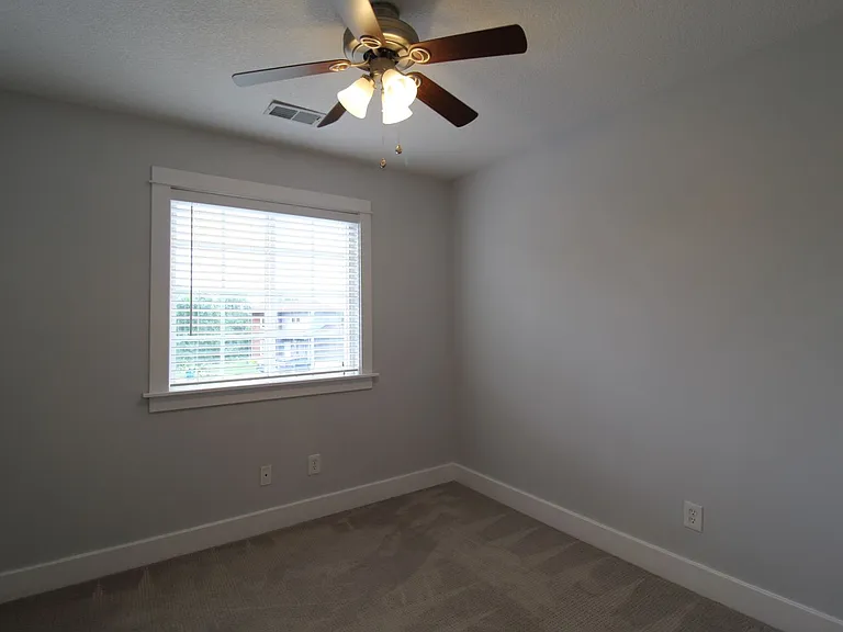 3733 Thompson Cir — Photo 21