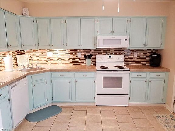 3rd image of 256 Portview Ave #D