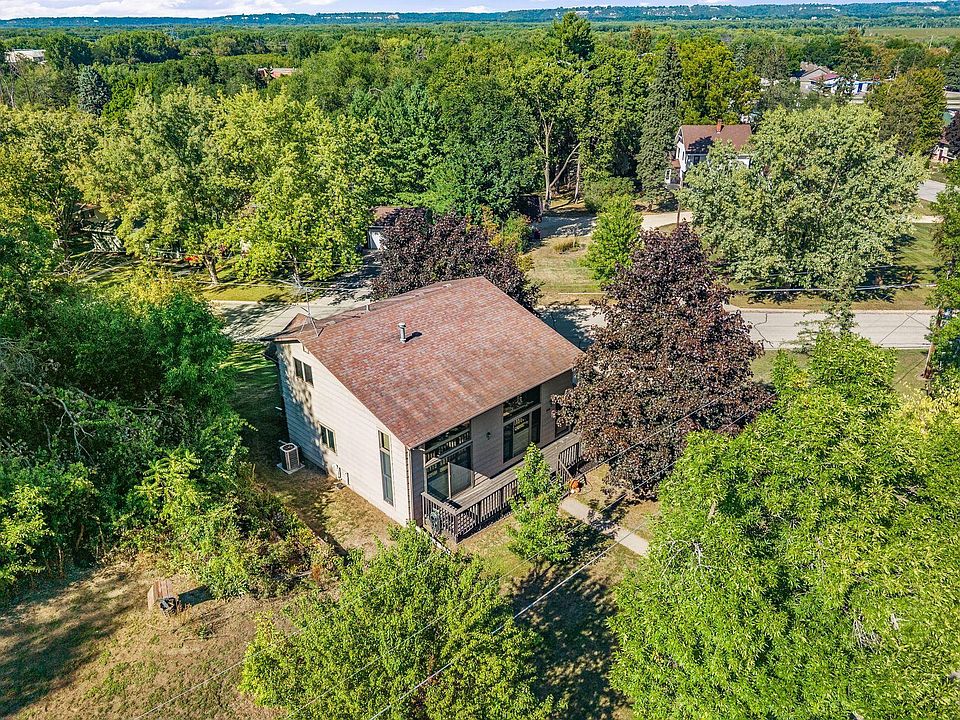 1st image of 210 Carol Ln