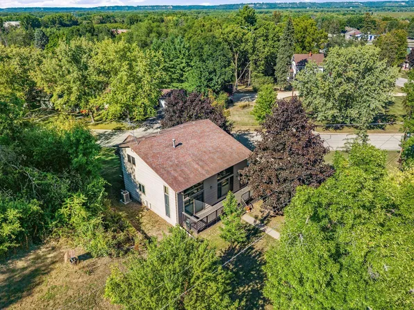 210 Carol Ln, Red Wing, MN 55066