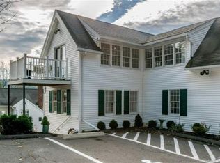 8 Plank Hill Rd, Simsbury, CT 06070