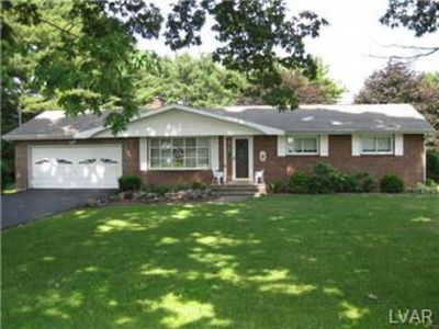 2426 Farmersville Rd, Bethlehem, PA, 18020