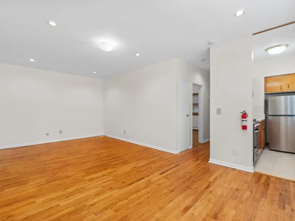 239 Crescent Lane image 10 of 16