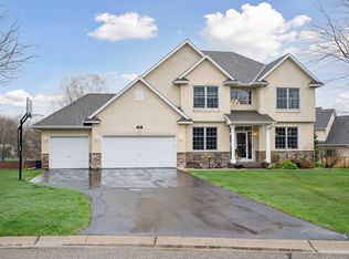 410 Moers Ct, Chaska, MN 55318