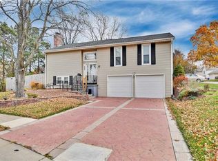 125 Nelson Cir, Olathe, KS 66061