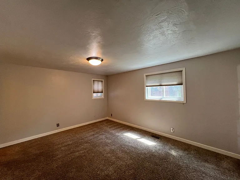 1796 Happy Ln — Photo 39