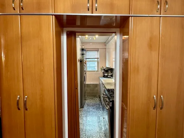 448 Neptune Avenue image 3 of 15