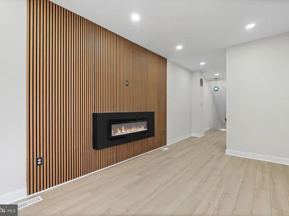 727 E 20th St, Baltimore, MD 21218