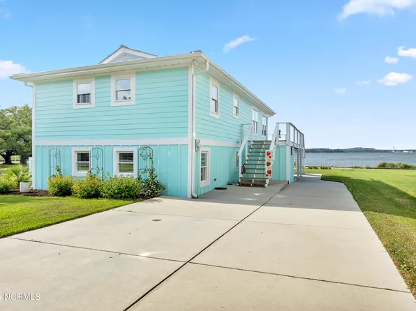 171 Hall Point Road, Sneads Ferry, NC 28460