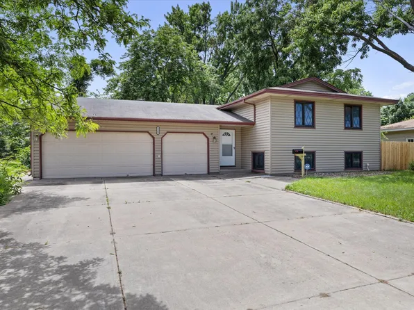 5309 77th Ave N, Brooklyn Park, MN 55443