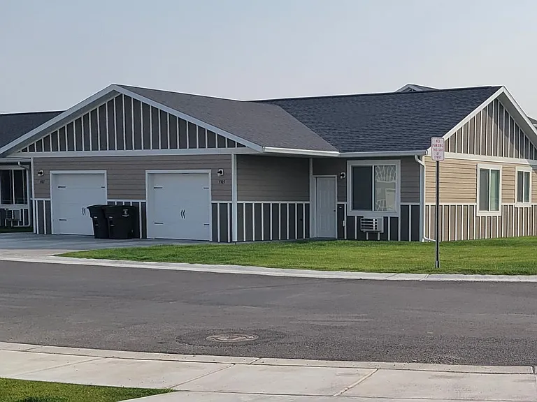 Sleeping Giant Patio Home Apartments — Photo 2