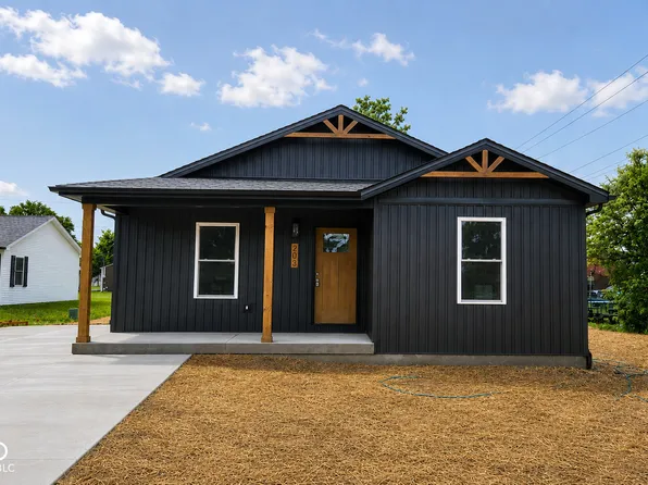 203 E Walnut St, Crothersville, IN 47229