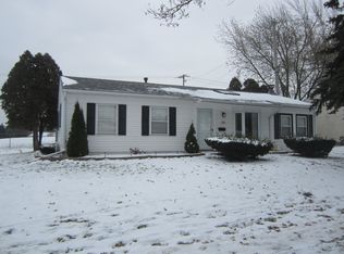 101 Ridge Cir, Streamwood, IL 60107