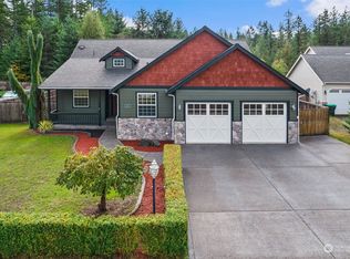410 Raintree Loop Ct SE, Rainier, WA 98576
