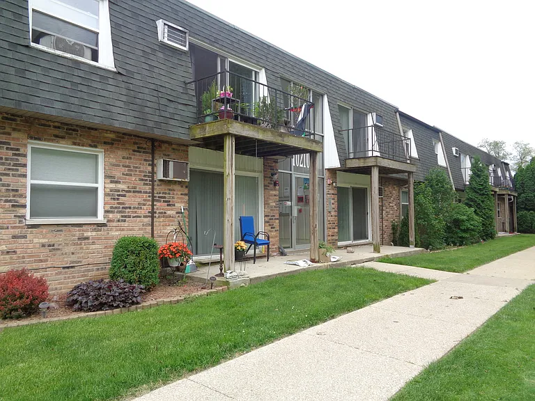 10210 S 84th Ter #313 — Photo 1
