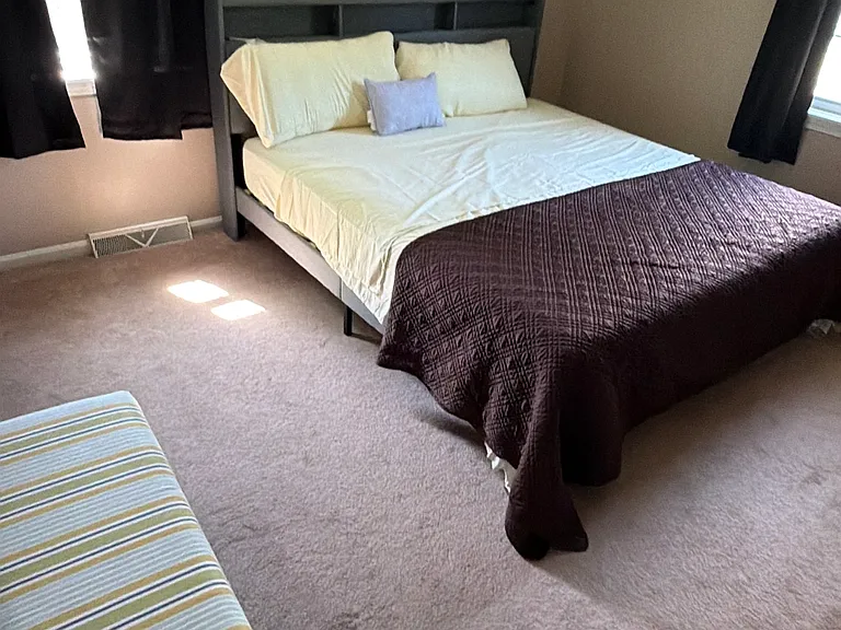 75 Mayflower Dr #4 — Photo 8