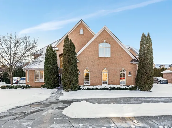 122 Sand Bar Ln, Detroit, MI 48214