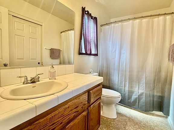 4th image of 403 Wasatch Cir