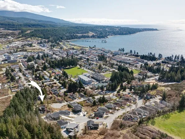 5628 Medusa Pl, Sechelt, BC V0N 3A3