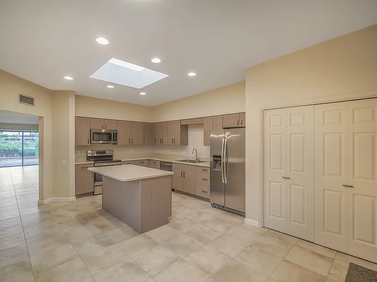 1033 W Calle Del Vencejo — Photo 9