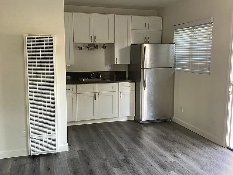 806 N Nopal St #D — Photo 5