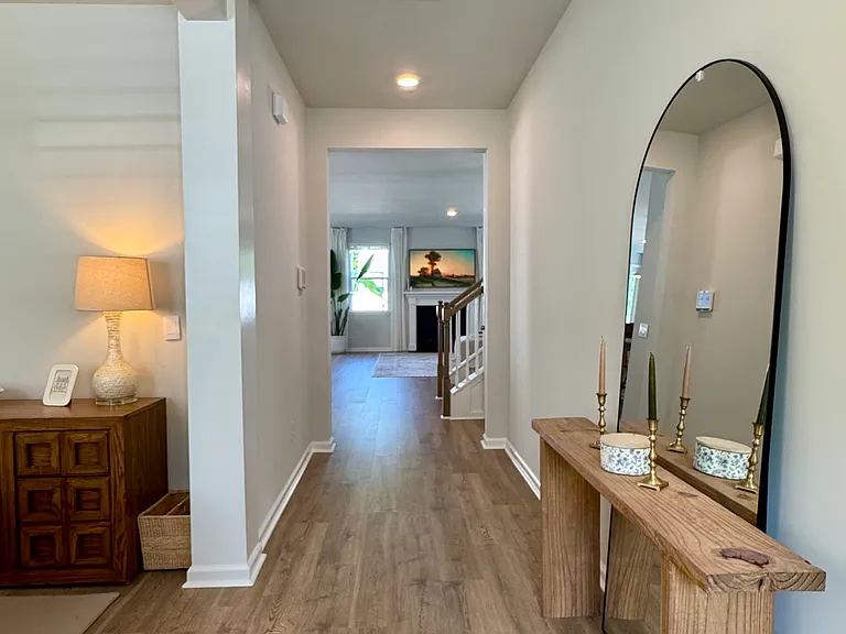 340 Dickerson Ln — Photo 2