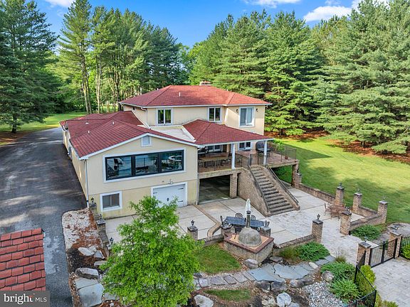 4th image of 6029 Glen Arm Rd E
