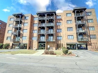 9382 Landings Ln UNIT 204, Des Plaines, IL, 60016