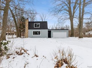 2635 Grace Rd, Fort Gratiot, MI 48059