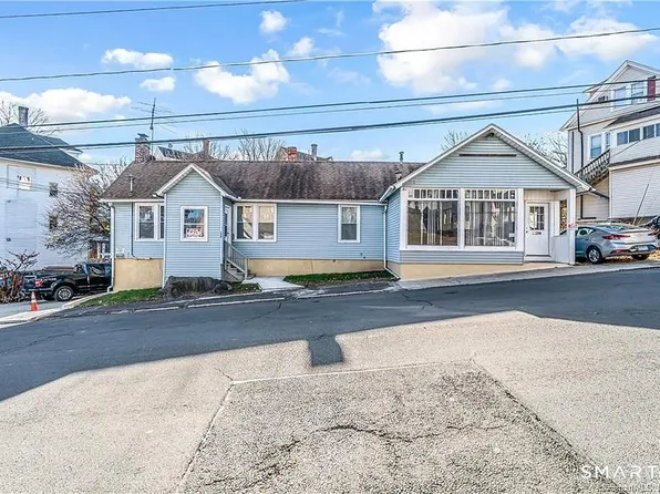113 Bunker Hill Avenue, Waterbury, CT 06708