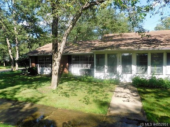 2nd image of 147A Farrington Ct #100A