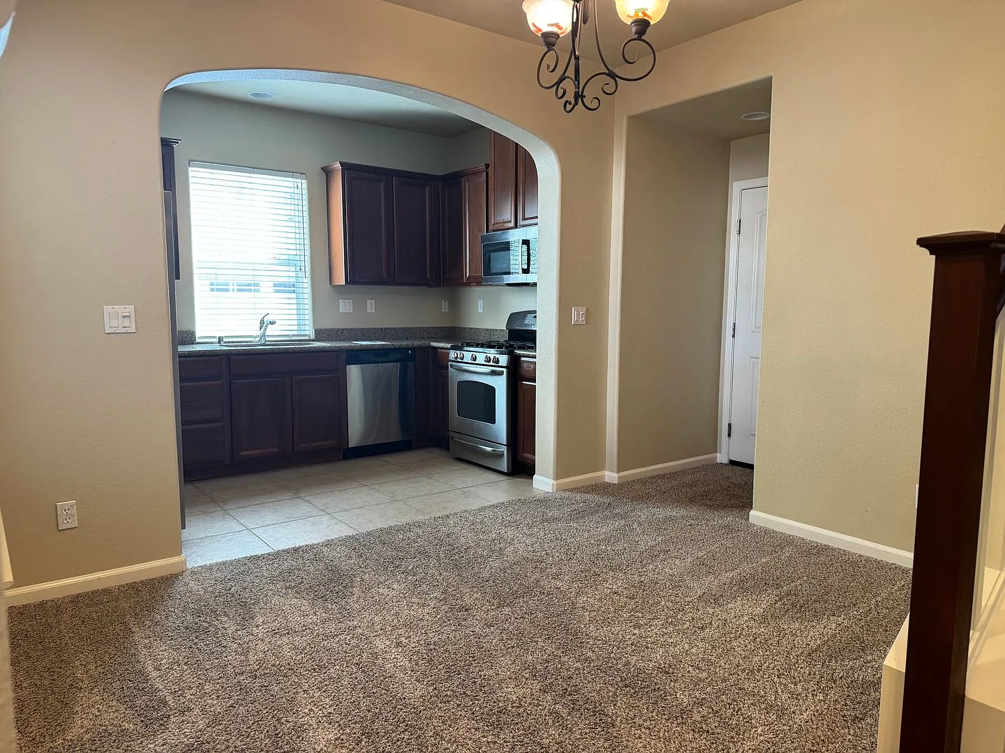 Avail Now- 2 bedroom home in gated community — Photo 3