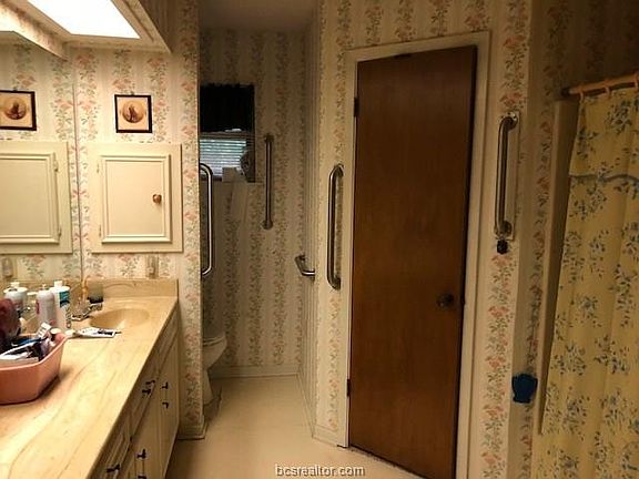 5th image of 1 Willow Dr