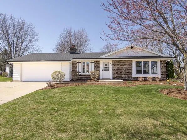 630 East Marshall AVENUE, Oak Creek, WI 53154