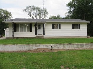8822 E South Shore Dr, Momence, IL 60954
