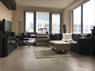 Rented by R New York