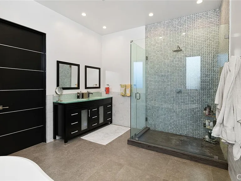 5541 Matilija Ave — Photo 28