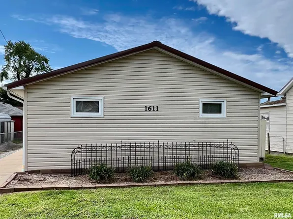 1611 Spruce St, Murphysboro, IL 62966
