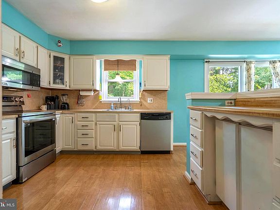 3rd image of 227 Grove Cir #60