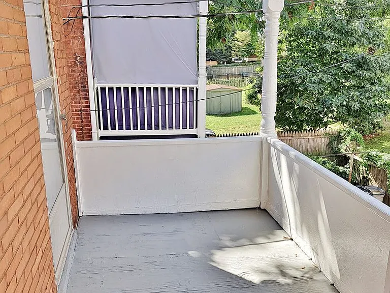 338-342 E Walnut St — Photo 22