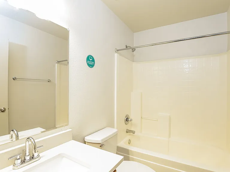 9004 S 4th St — Photo 15