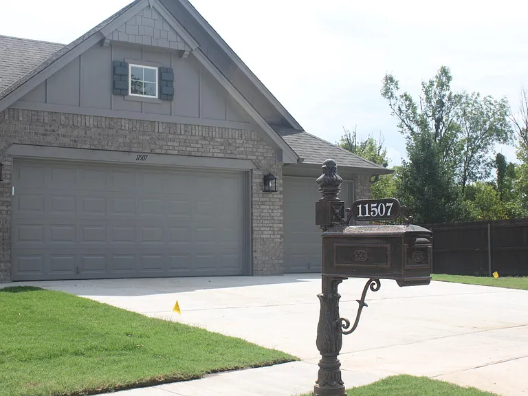11507 S Adams St — Photo 3