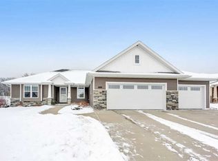 589 Pebblestone Cir, Hobart, WI 54155