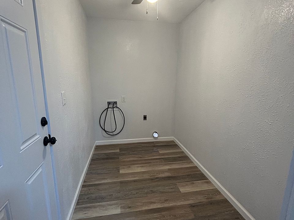 1st image of 4617 McKnight Dr