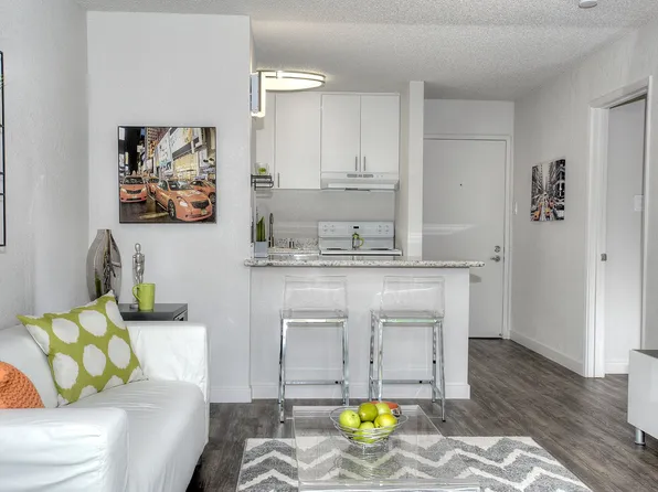 Twelve55 University Apartments