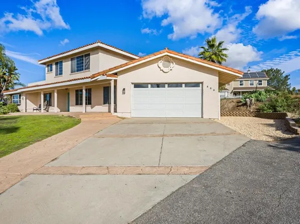 330 Skyline Dr, Vista, CA 92084