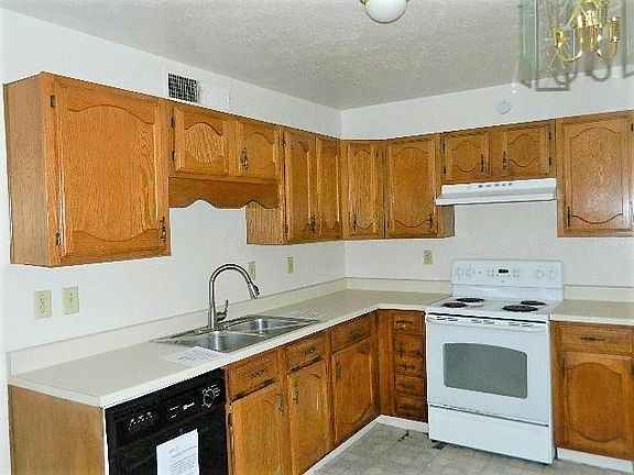 3rd image of 4825 Trailwood Dr