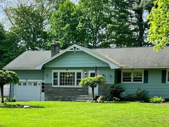 36 Damask Drive, Clifton Park, NY 12065